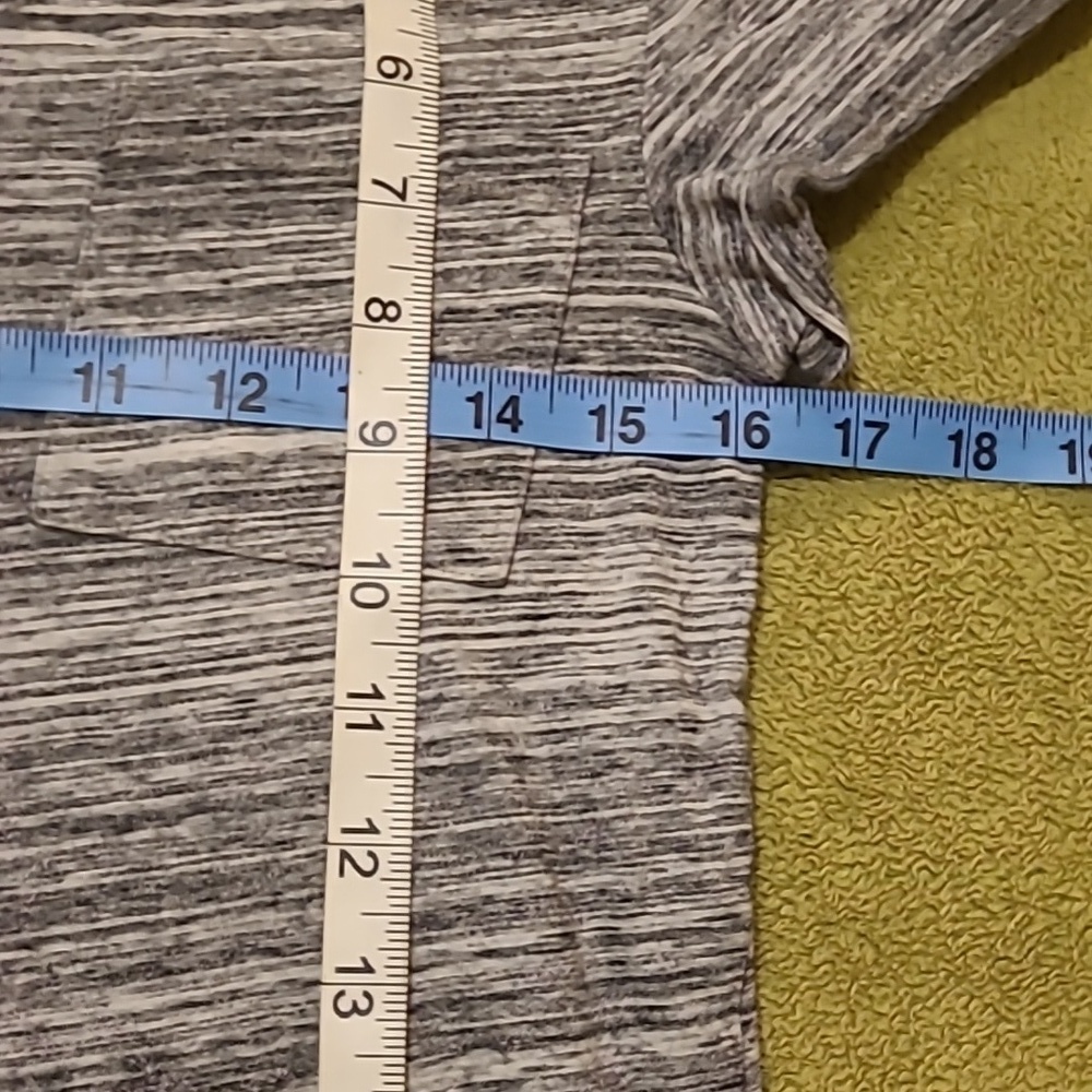Ann Taylor Loft Vintage Soft Scoop Vneck Heather Black White Breast Pocket Sz XS - Picture 4 of 9